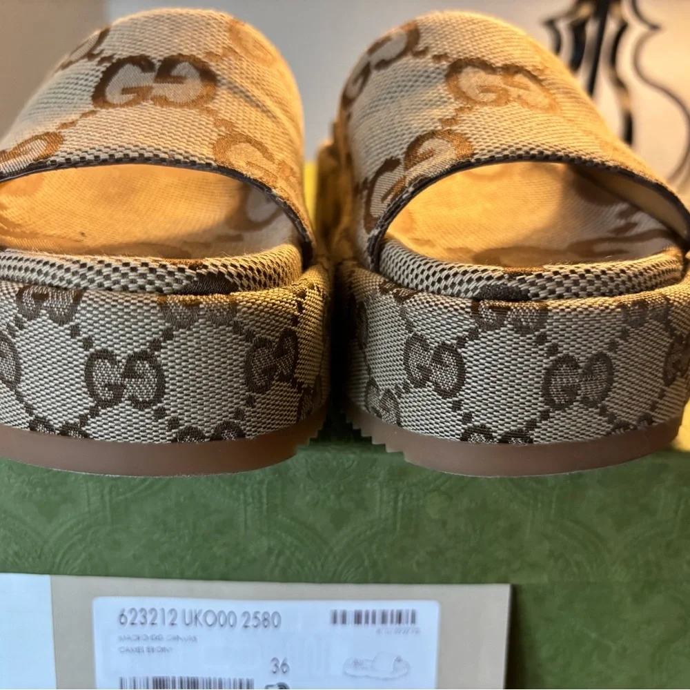 Gucci platform slide